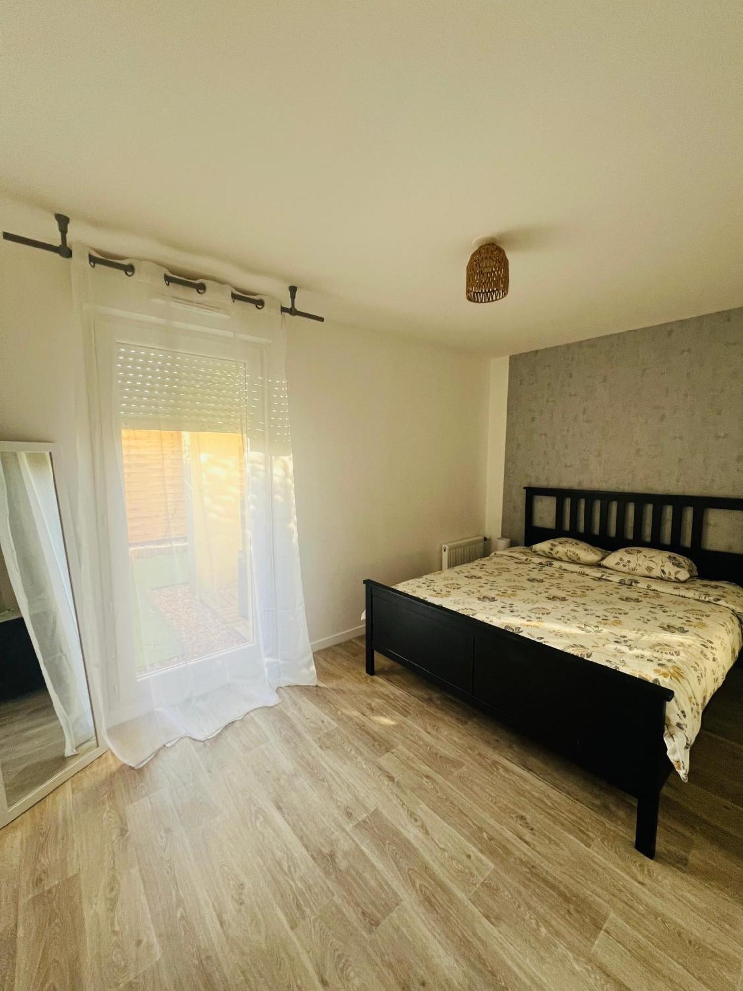 Appartement Rez De Chaussee Avec Parking Prive 奥尔良 外观 照片