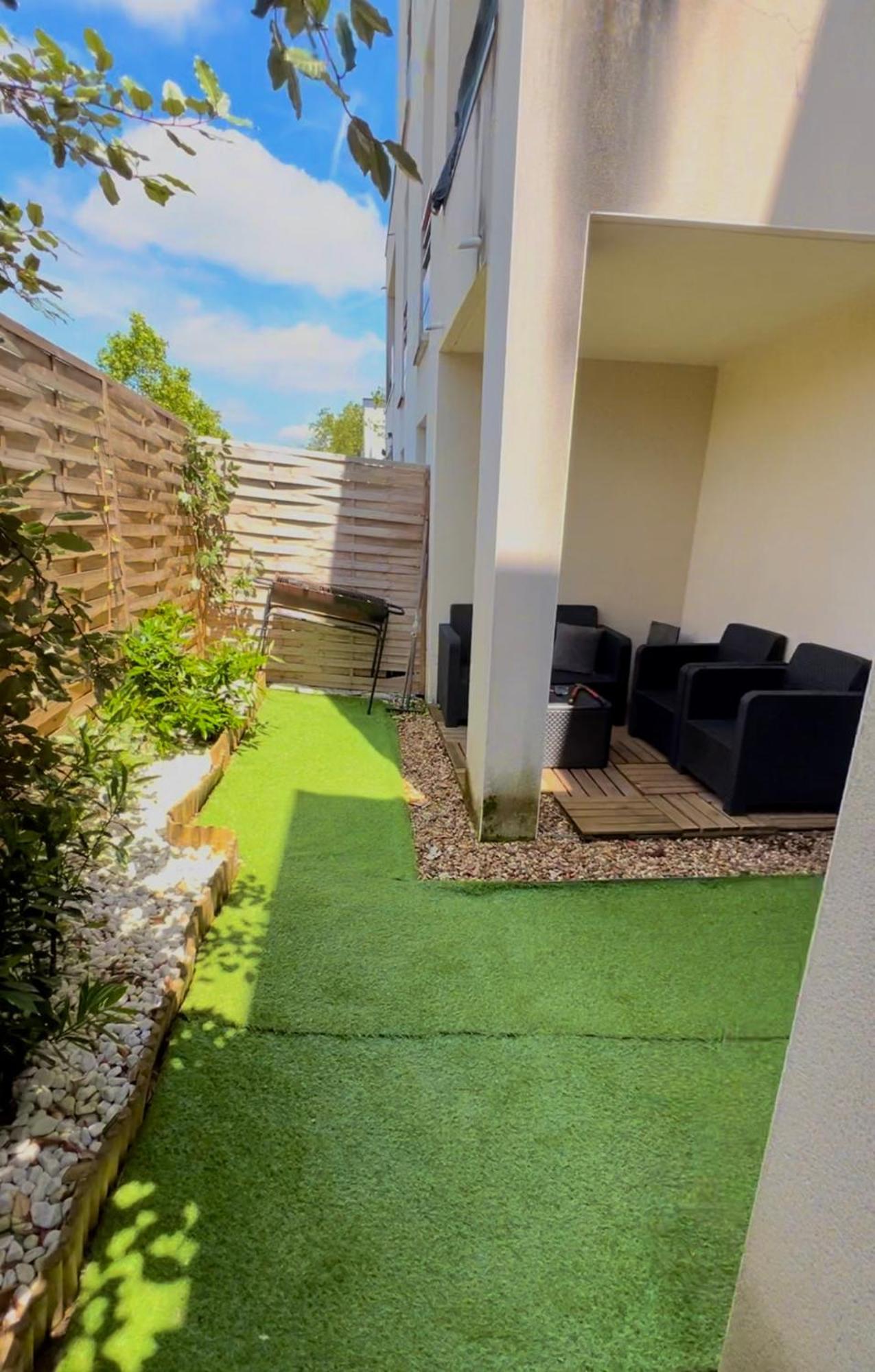 Appartement Rez De Chaussee Avec Parking Prive 奥尔良 外观 照片