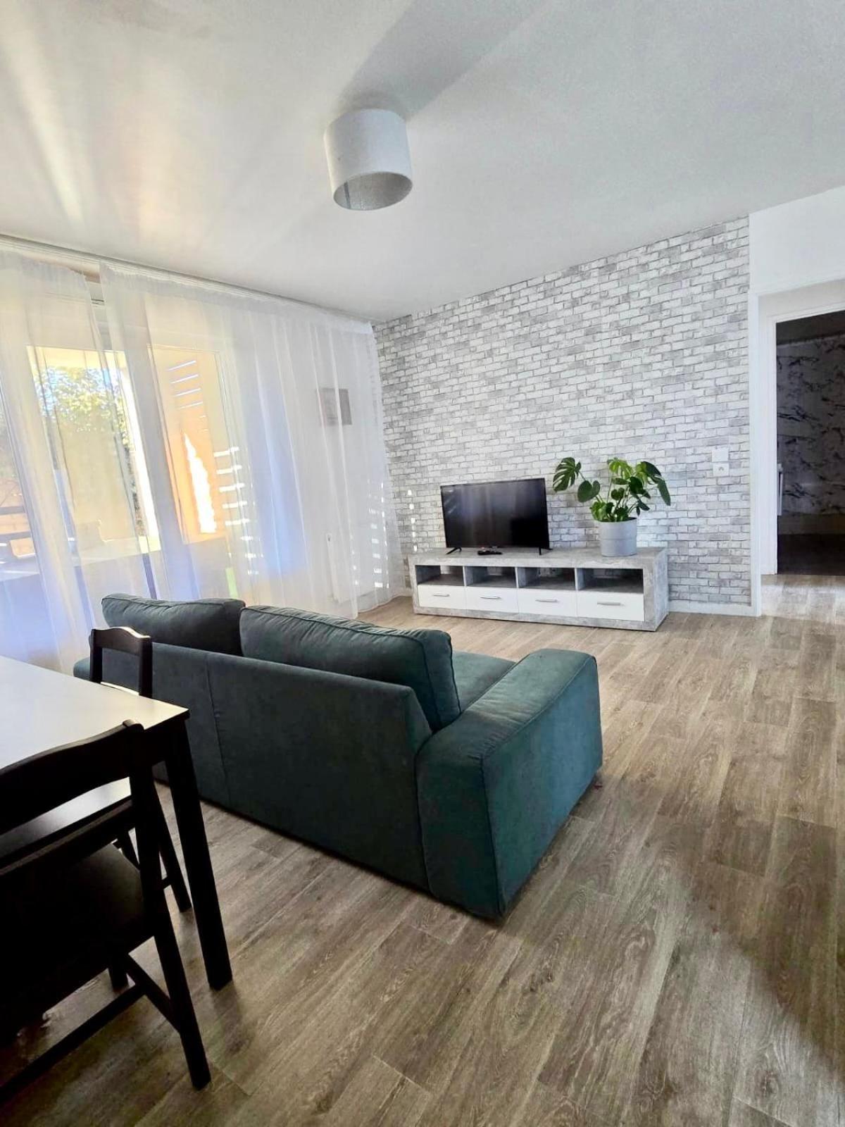 Appartement Rez De Chaussee Avec Parking Prive 奥尔良 外观 照片