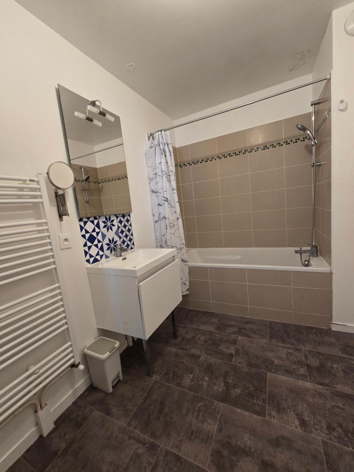 Appartement Rez De Chaussee Avec Parking Prive 奥尔良 外观 照片